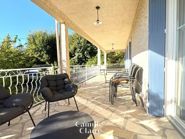 'Mandat unique ' Type 4 haut de villa avec terrasse et jardi