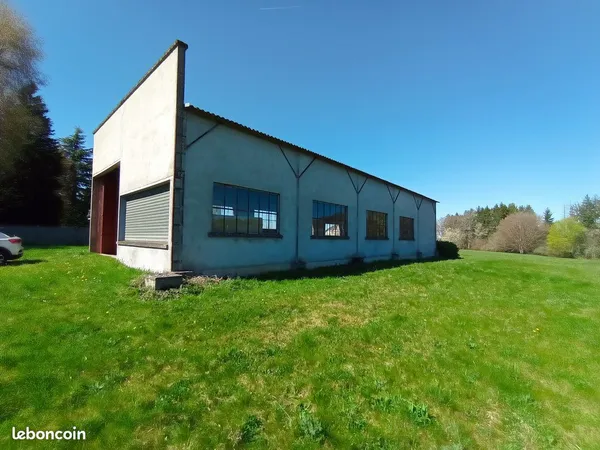 Terrain industriel + hangar