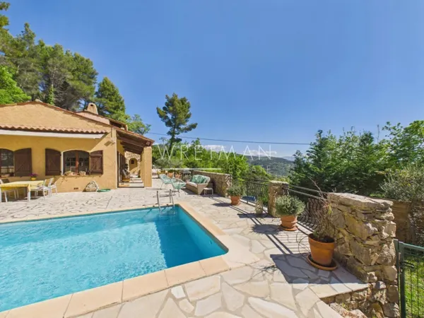 Charmante maison avec vue proche de village -Seillans