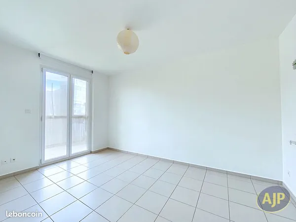 Studio 1 pièce 21 m²