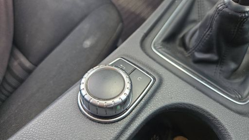 Mercedes Classe A 180 122 - Inspiration – 2015 – 84650 km – Essence – Boîte Manuelle — photo 10