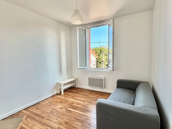 Location meublée - 2 pièces - Aubervilliers - 33m2 - Loyer: 830 CC