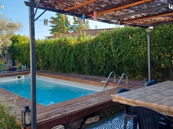 Maison jardin et piscine