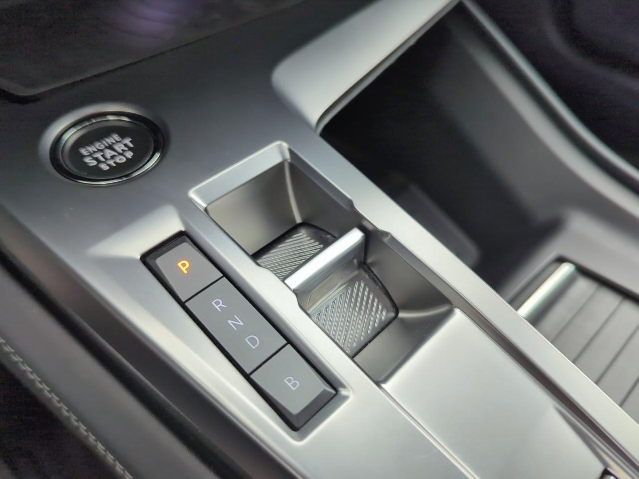 Peugeot 308 phev 180 e-eat8 allure pack — photo 26