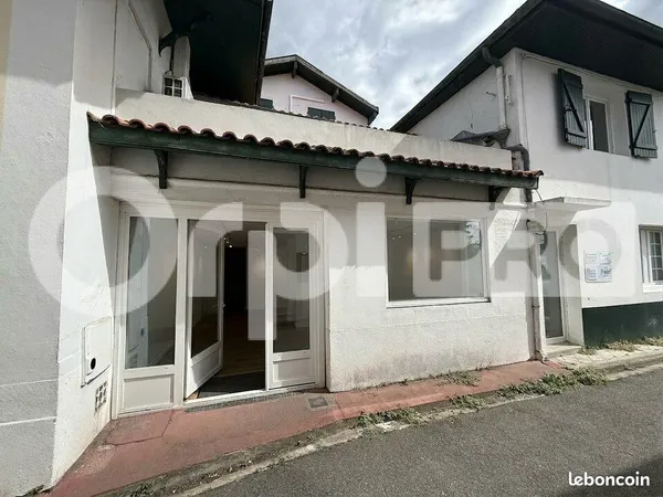 Bureau 65 m²