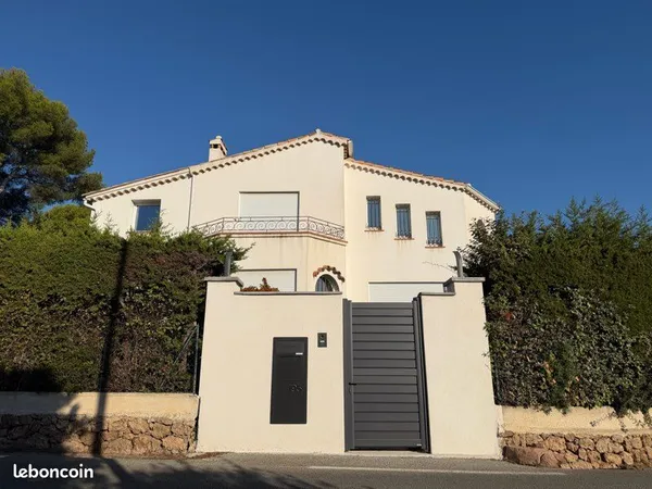 Villa 180 m2 proche Santa Lucia vendue par particulier