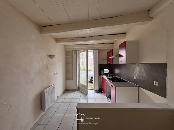 A louer , maison de bourg de type 3 ASLONNES centre