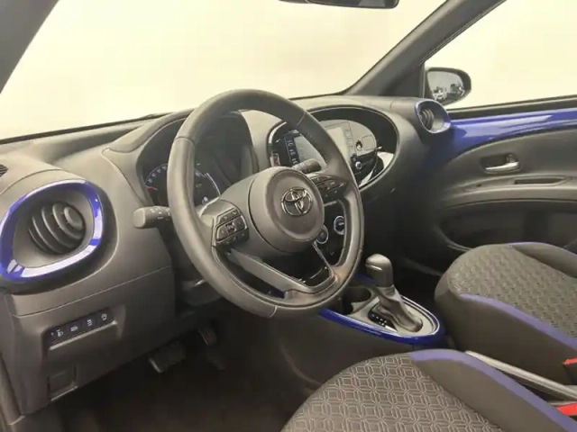 Toyota Aygo 1.0 s-cvt 72 design — photo 13