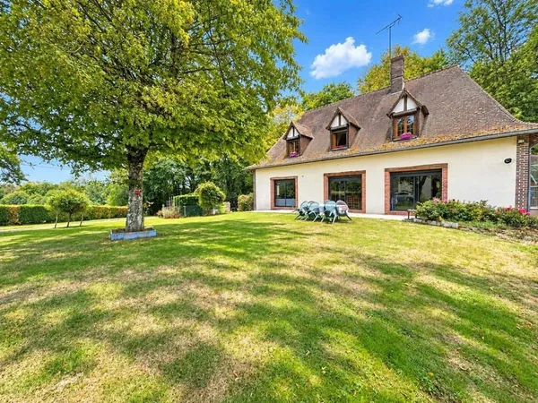 Maison 8 pièces 230 m²