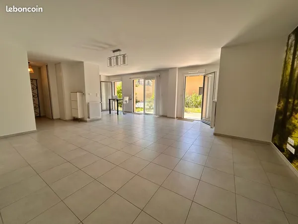 T4 en rez de jardin au coeur de Liergues
