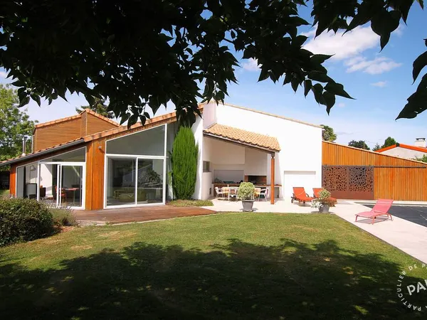 Maison 6 pièces 240 m²