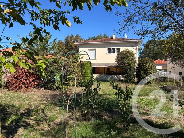 Maison 6 pièces 228 m²