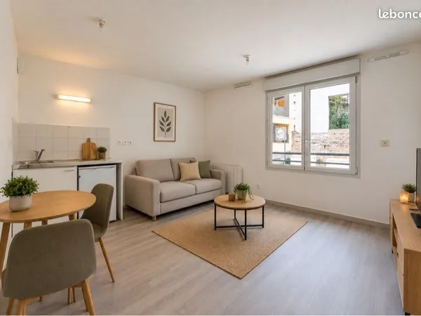 Appartement au pied du métro cuire - visite le 01/10