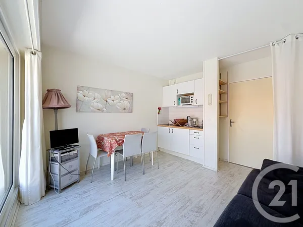 Studio 1 pièce 24 m²