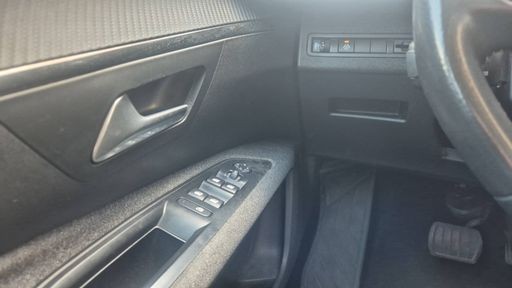 Peugeot 5008 1.5 BlueHDi 130 EAT8 - Allure – 2022 – 145419 km – Diesel – Boîte Automatique — photo 21
