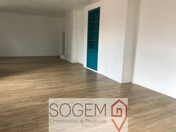 Local professionnel 99 m²