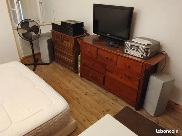 Chambre meublée privative chez l'habitant