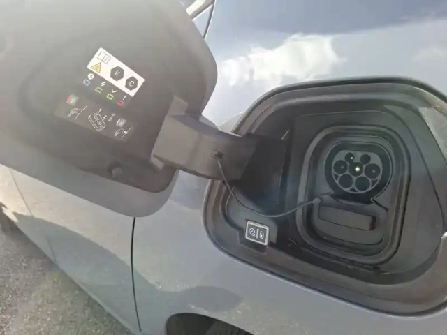 Opel Corsa electrique 156 ch &amp; batterie 51 kwh — photo 18