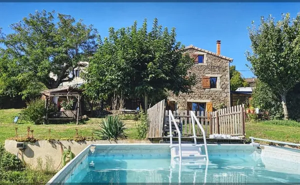 PROPRIETE PIERRE RENOVEE 332 m2 VUE PANORAMIQUE GITE 1