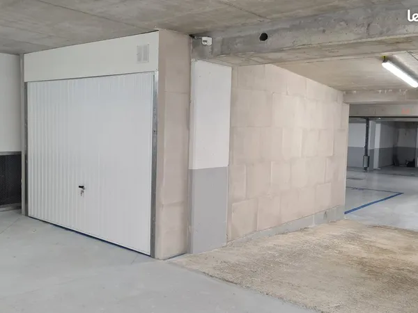 Box XL à Clamart idéalement situé près du T6
