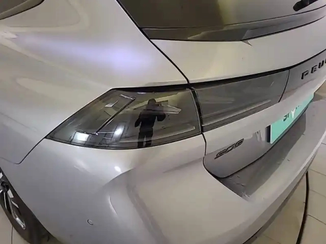 Peugeot 508 sw hybrid 180 e-eat8 — photo 7