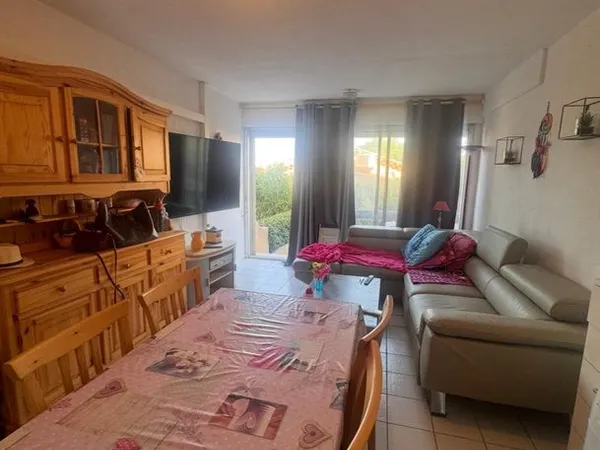 À VENDRE - Appartement climatisé à 60 m de la mer, avec terrasse ☀️