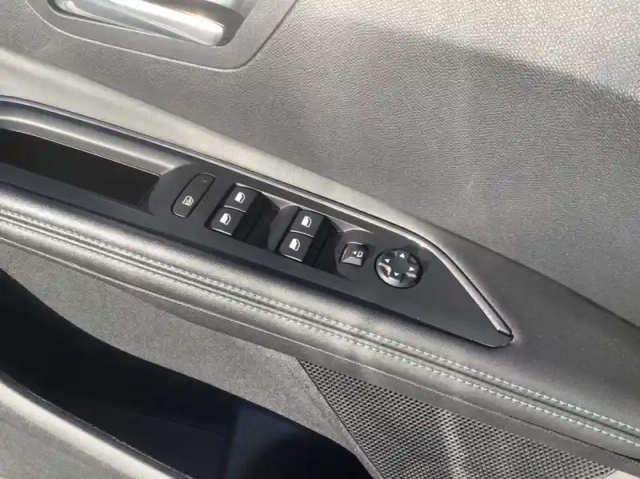 Peugeot 3008 bluehdi 130ch s&amp;s eat8 allure pack — photo 17