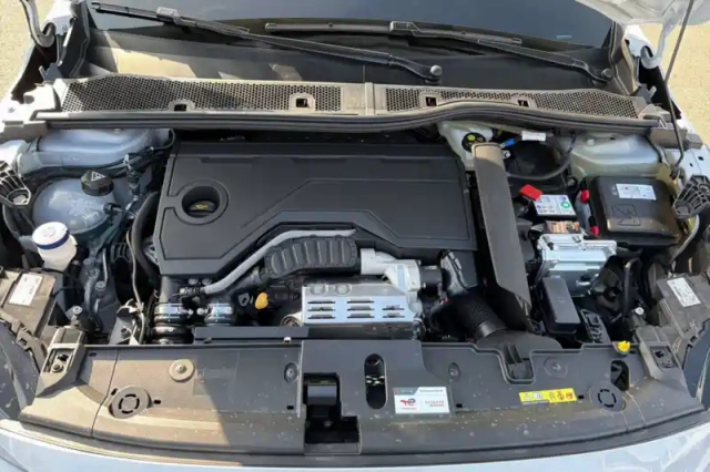 Peugeot 208 hybrid 110 ch e-dcs6 — photo 34