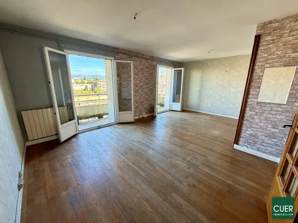 Centre ville - T3 de 70 m2 avec garage.