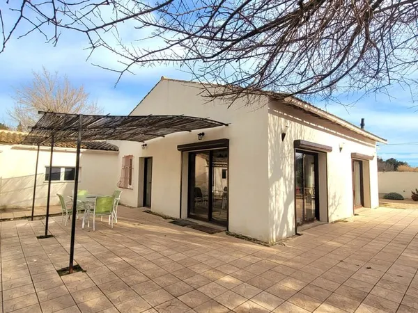 Villa plain-pied 140 m2 + T3 indépendant terrain 1900 m2 + p