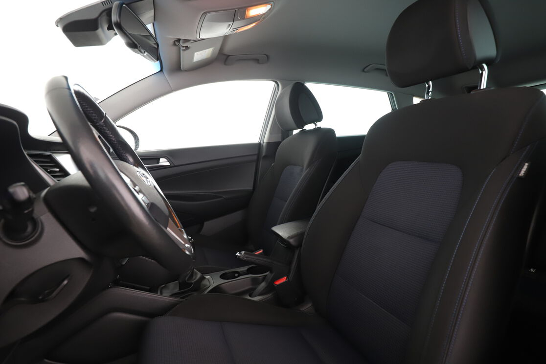 Hyundai Tucson 1.7 CRDi Business — photo 9