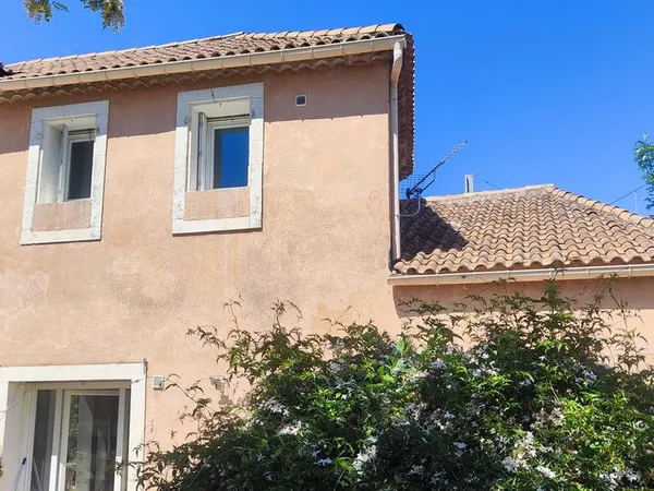 Maison de 101 m2 avec 3 chambres et jardin sur terrain de 370 m2