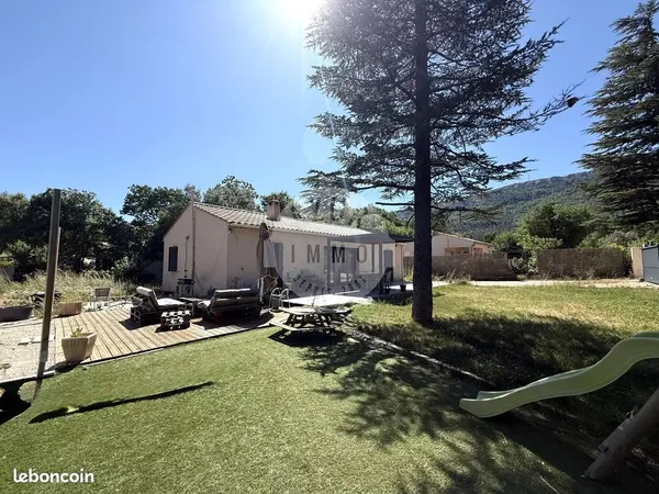 Propriété 4 pièces 93 m²