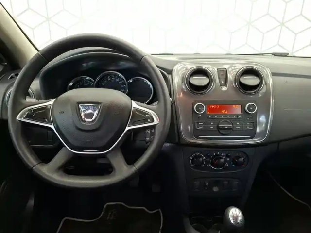 Dacia Sandero sce 75 — photo 14
