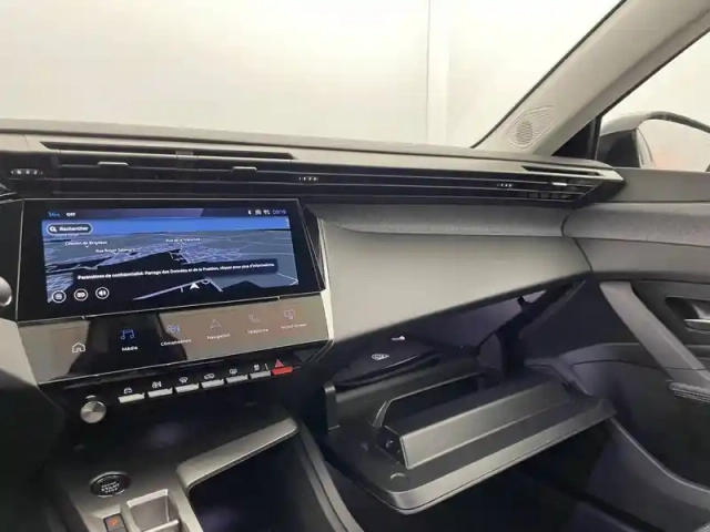 Peugeot 308 hybrid 145 e-dcs6 — photo 28
