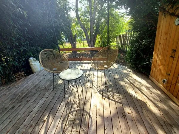 Studio meublé en rez de jardin