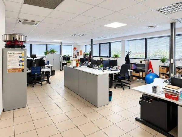 Bureaux 100 m²