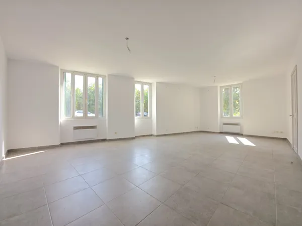 Maison T4 de 121 m2 avec cour et garage