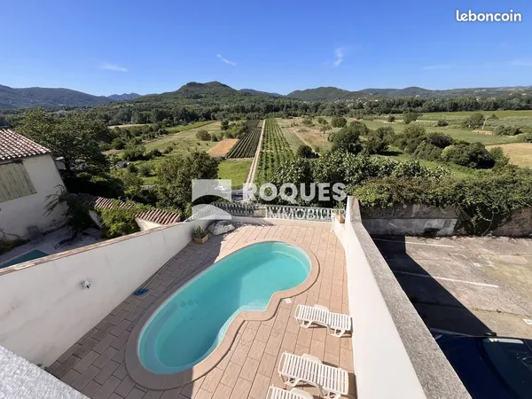 Maison de village 5 pièces 230 m²