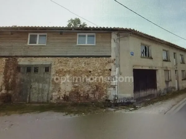 Chasseneuil sur Bonnieure. Entrepôt de 430 m²
