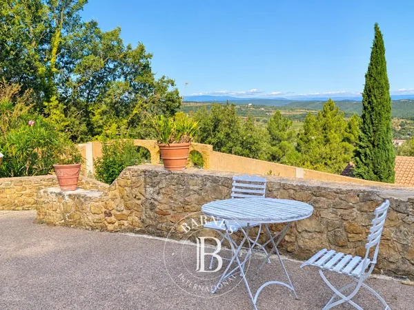 EXCLUSIVITE - PROCHE D'UZÈS, DOMAINE TOURISTIQUE D'EXCEPTION