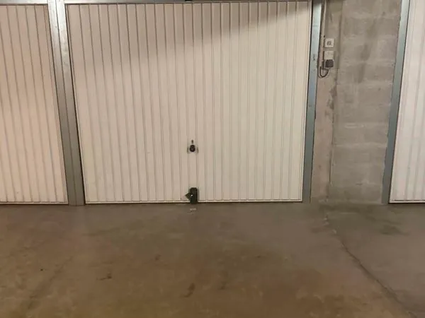Garage fermé à vendre