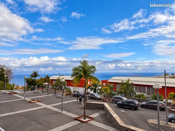 Appartement F4 à Saint-Denis - 83 m² - Vue mer - La Colline des Camélias