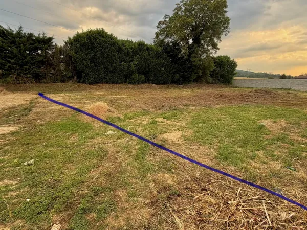 Terrain 180 m²