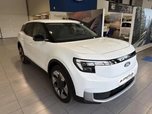 Ford Explorer 286ch extended range 79kwh pack premium rwd — photo 3