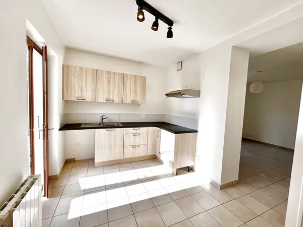 Appartement 2 pièces en excellent état au centre du village