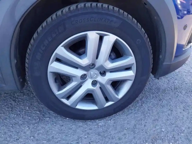 Dacia Sandero eco-g 100 - 22 — photo 32