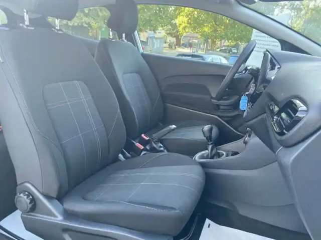 Ford Fiesta 1.0 ecoboost 95ch connect business nav 3p — photo 27
