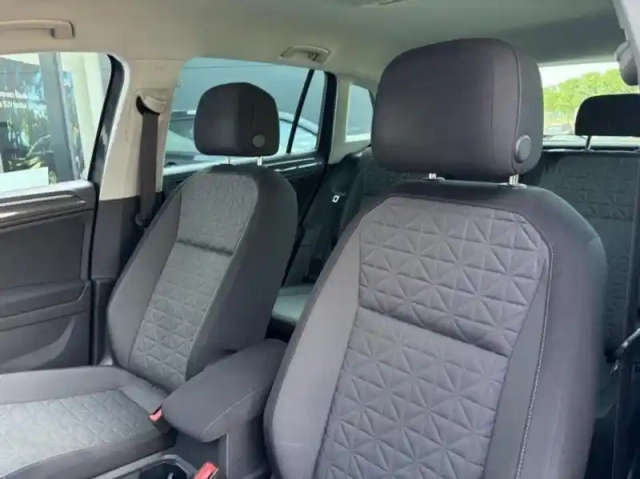 Volkswagen Tiguan 2.0 tdi 150ch life plus dsg7 — photo 12