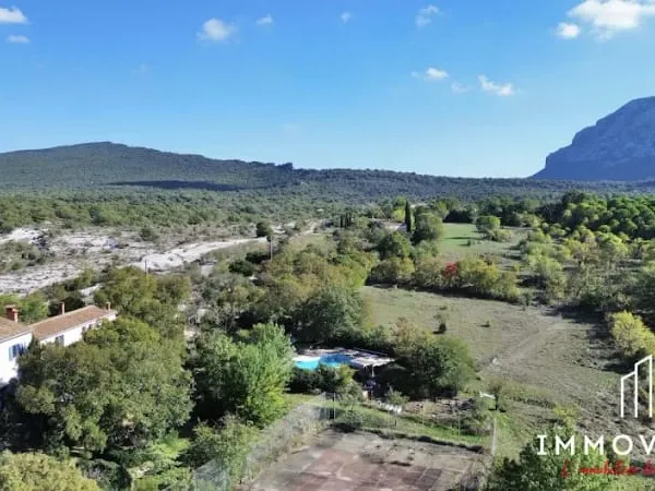 Maison 8 pièces 207 m²